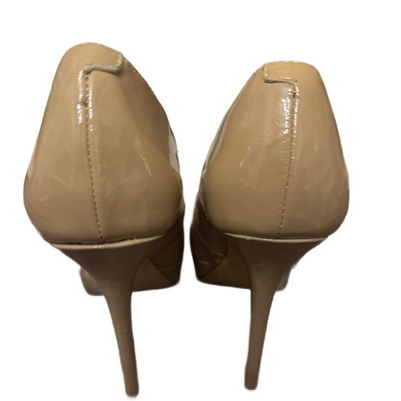Steve Madden Genuine Leather Caryssa Nude Patent Platform Pumps 
Sz 7.5 - Picture 4 of 5